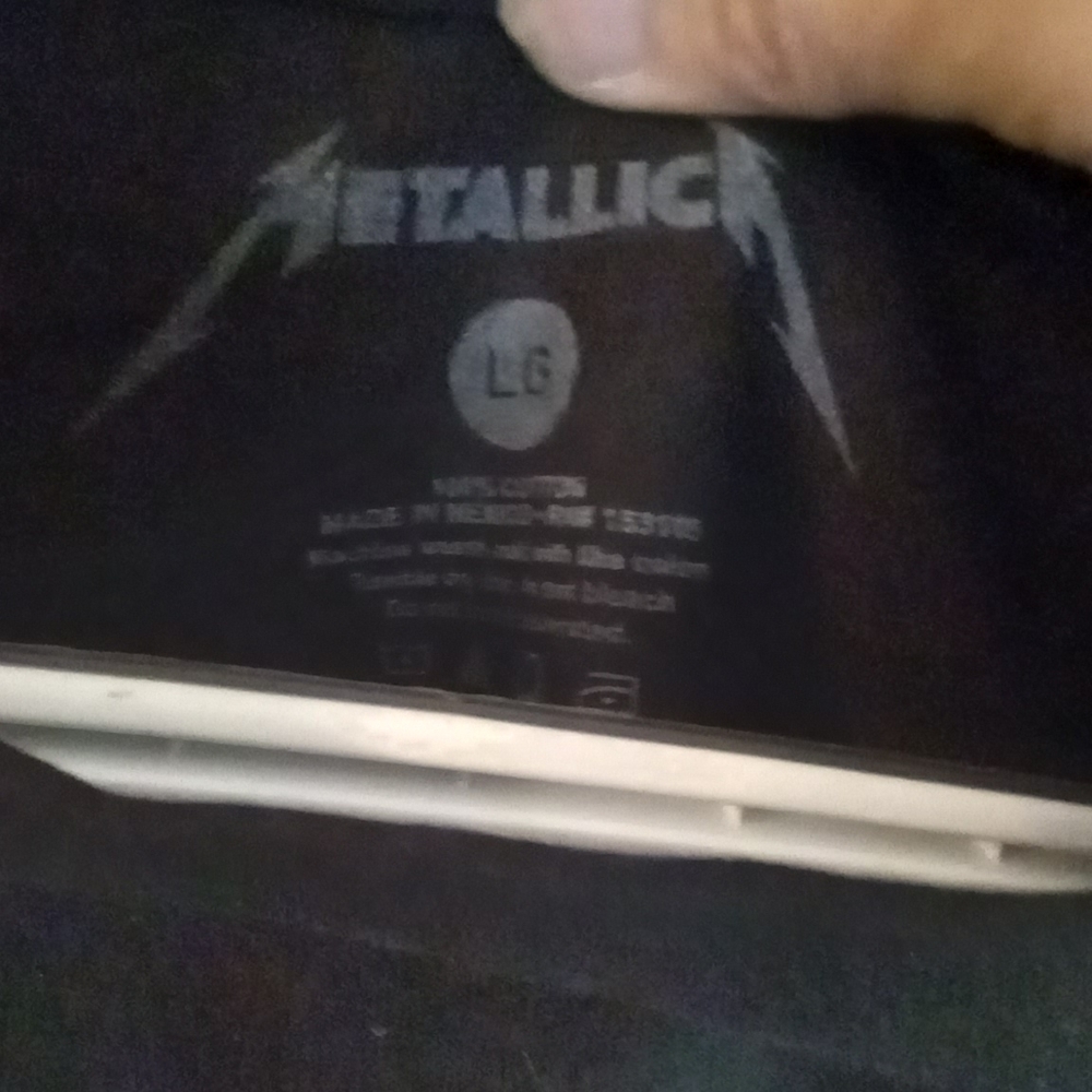 Metallica Black T-Shirt - Picture 2 of 2